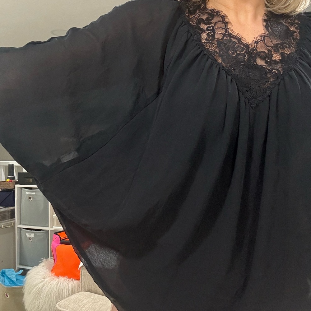 Black Lace V-Neck Top - Picture 2 of 3